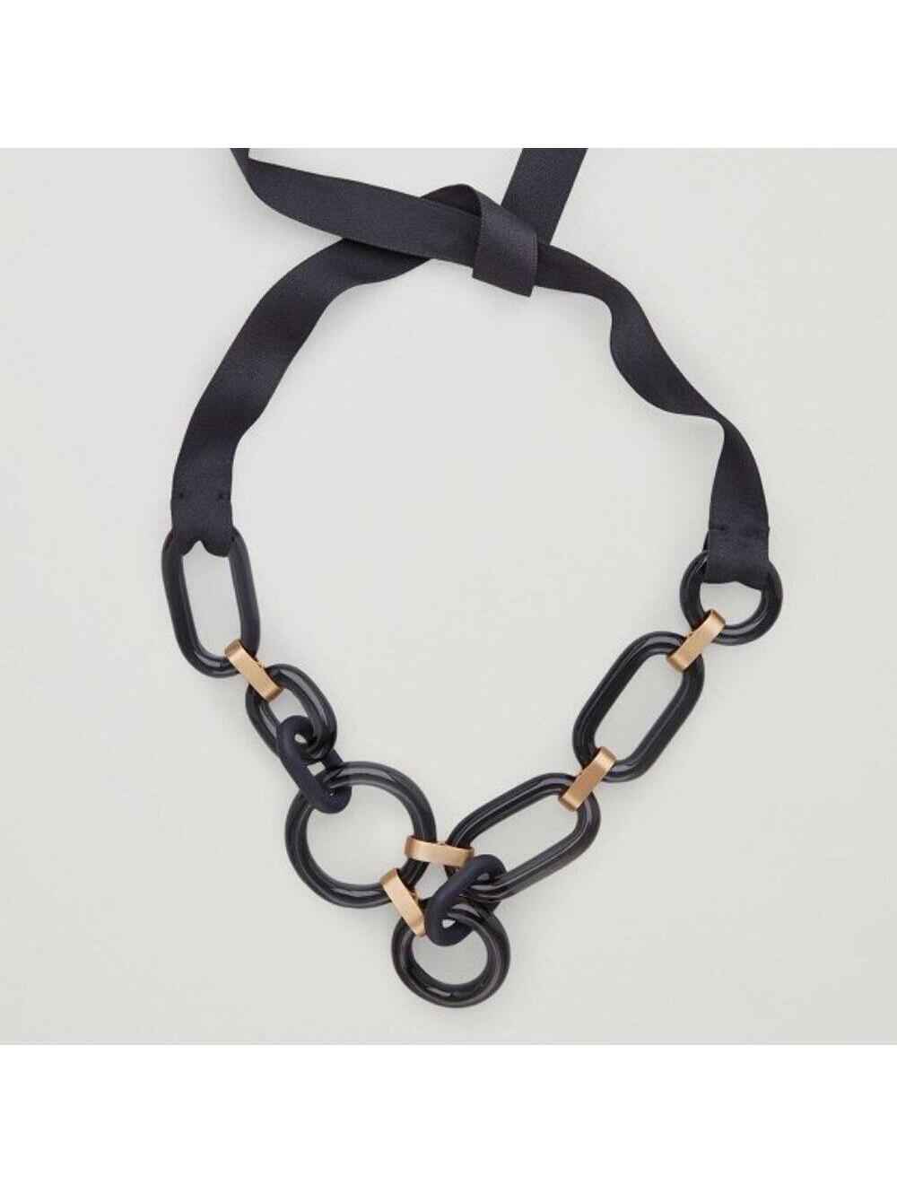 COS Interlock Circle Ribbon Necklace